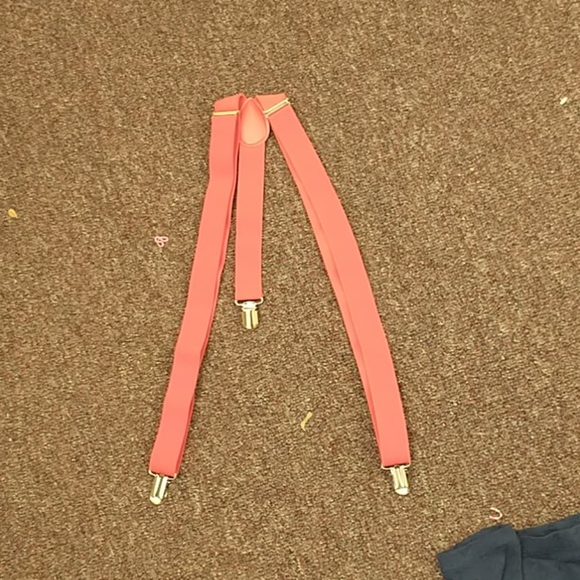 Tank top shirts and suspenders - Picture 9 of 9